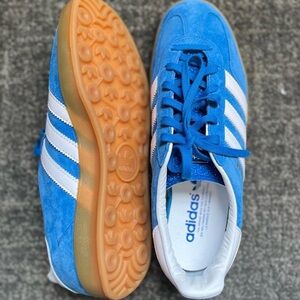 *Rare* Adidas Indoor Gazelle Blue Bird with Gum Soles